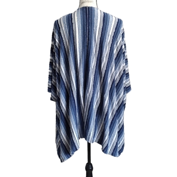 My Danielle Boho - Chic Blue and White Striped and Frayed Kimono - Picture 4 of 8
